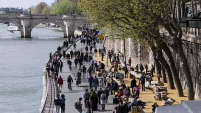 From Wikimedia Commons, the free media repository
Parc Rives de Seine from Pont au Change-Photo : Guilhem Vellut